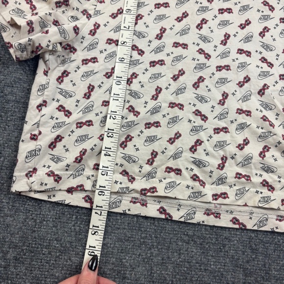 NIKE Women’s The Nike Tee Sunglasses/logo Tee Short Sleeved size: Medium - Picture 7 of 7